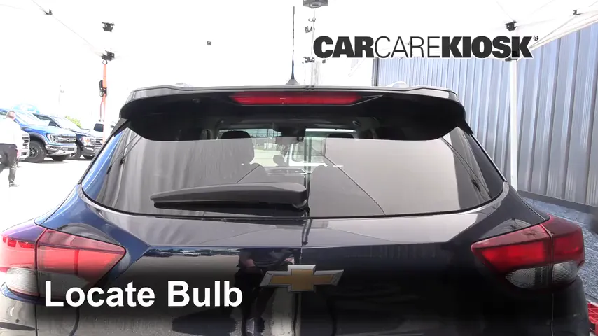 2021 Chevrolet Trailblazer LT 1.3L 3 Cyl. Turbo Éclairage Feu de freinage central (remplacer l'ampoule)